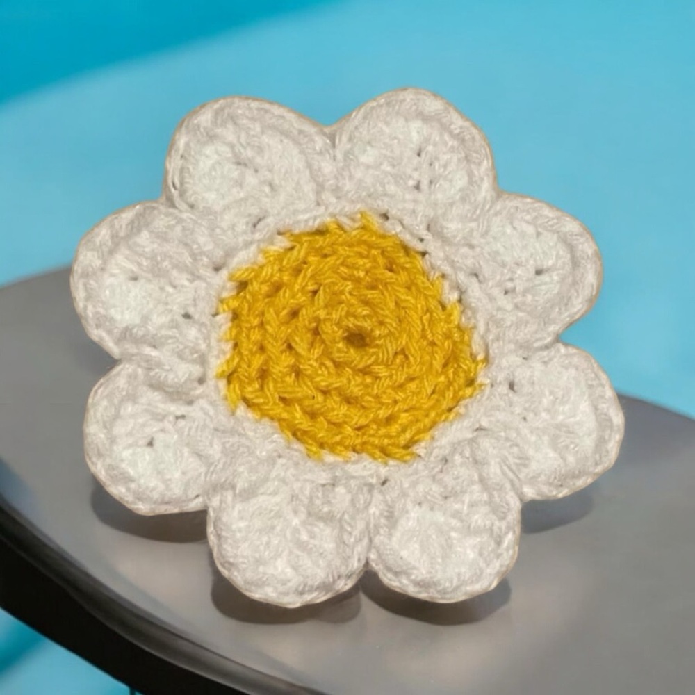 NWT white and yellow daisy crochet coasters set of 6